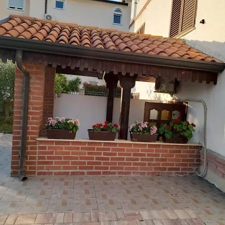 App Mladenka * Novigrad Istria