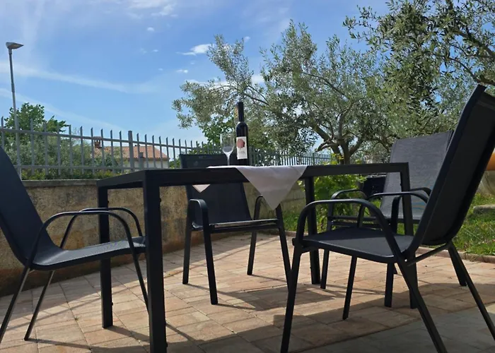 App Mladenka Appartement *