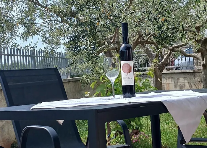 App Mladenka Novigrad Istria