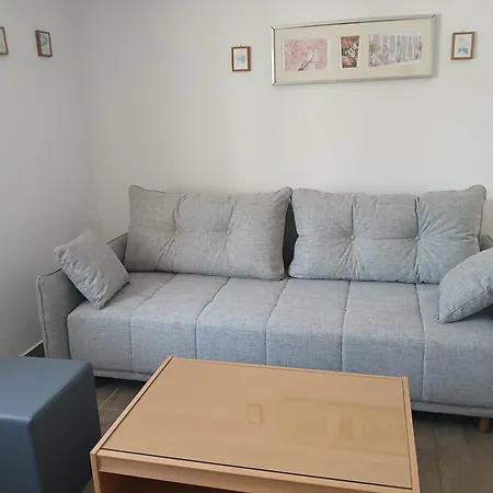 App Mladenka Novigrad Istria